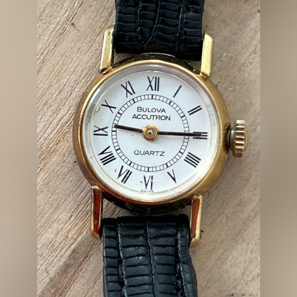 Bulova Accessories - Bulova Accutron Rare Vintage Ladies Watch Gold Filled Case White Dial Leather